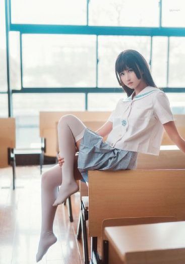 小媳妇看电视剧