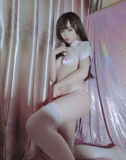 不穿内衣的瑜伽教练在线观看